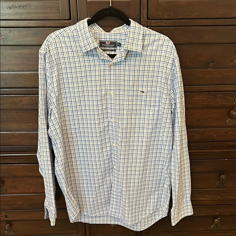 Men’s vineyard vines classic fit, Tucker shirt size large